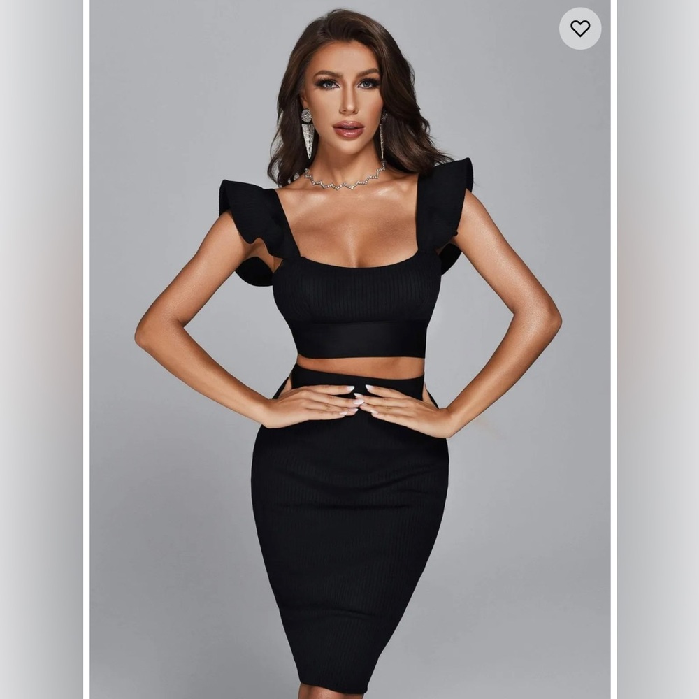 New with tags bandage set black